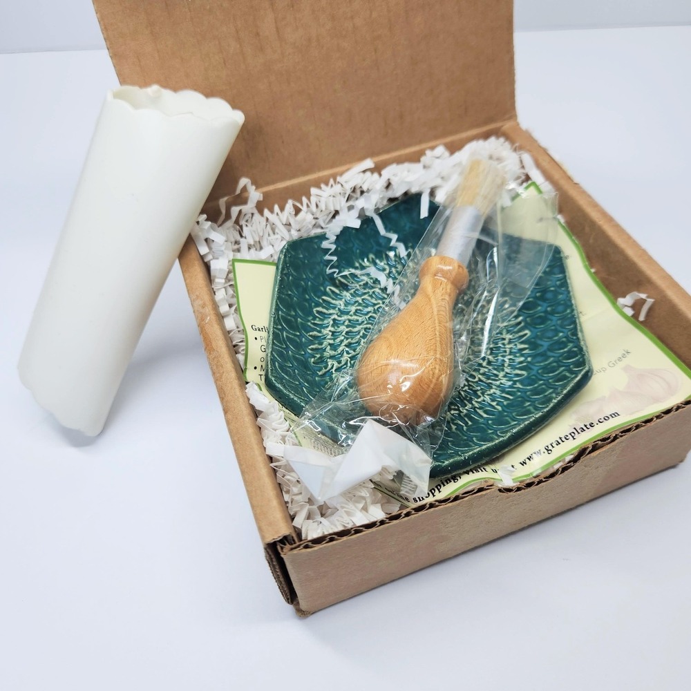 The Grate Plate Garlic Grater Set Green Ceramic Dish Brush Peeler 3pc Manual NEW